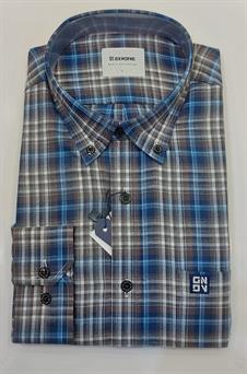 Camisa con bolsillo y botones cuello corte regular para hombre